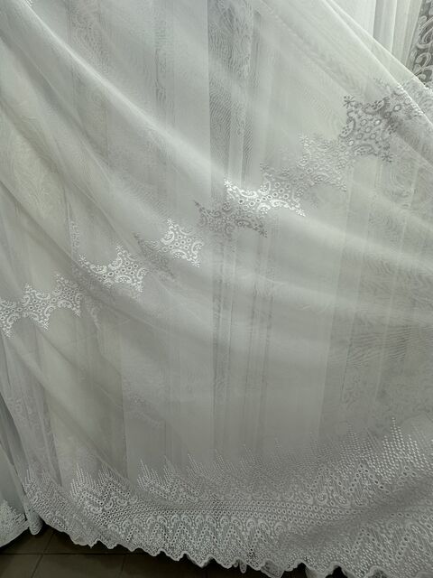 Бамбукова тюль з шикарною вишивкою №12P885 у вітальню, спальню біла
