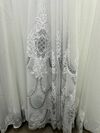 Бамбукова тюль з шикарною вишивкою №5017 у вітальню, спальню біла з сірим
